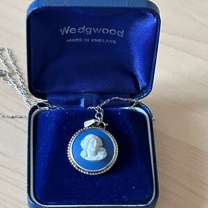 Vintage Wedgewood necklace